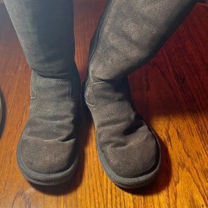 Ugg tall winter boots size 7 brown
